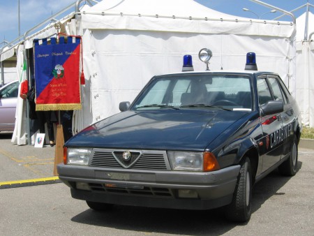 Alfa Romeo 75 1.8 Carabinieri radiomobile